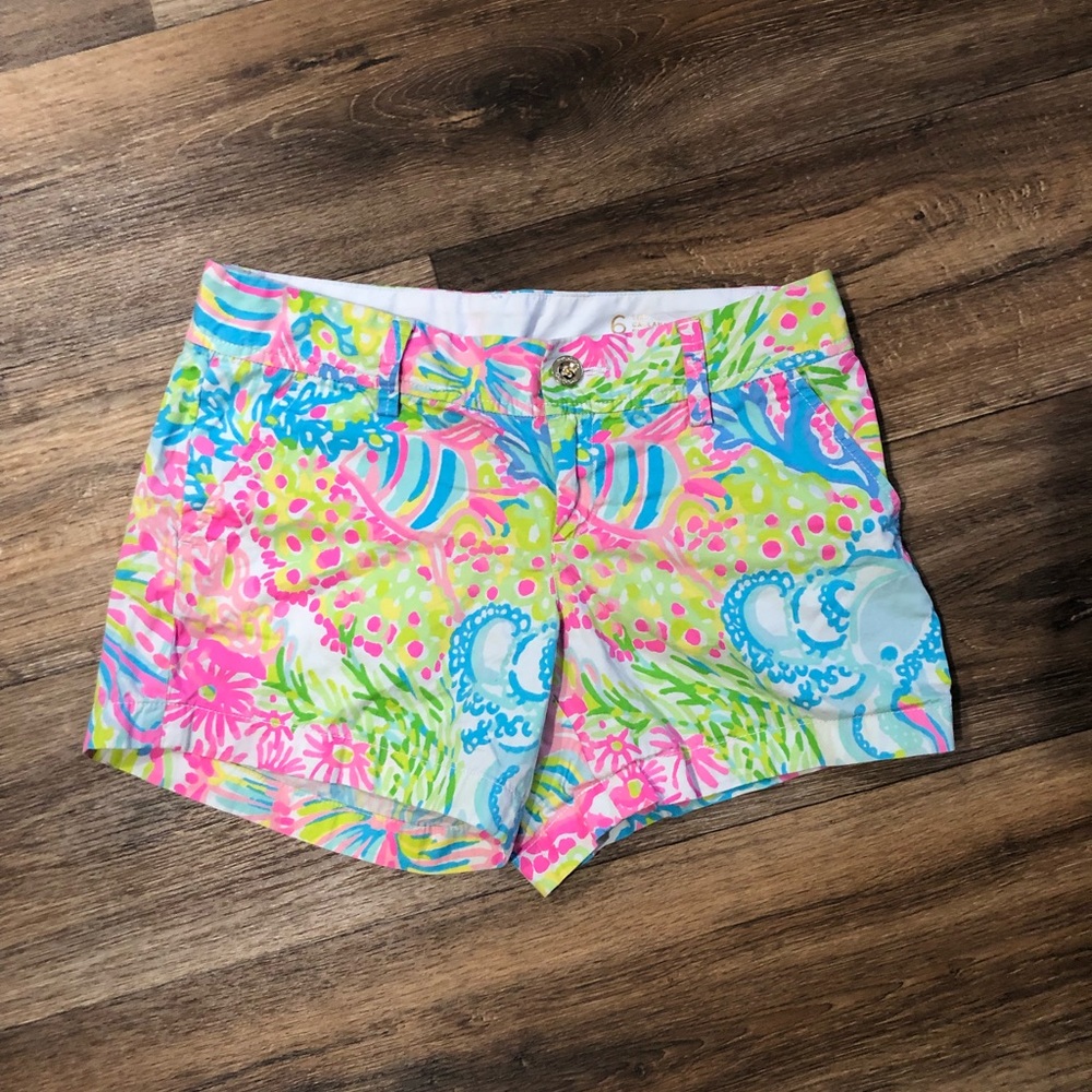 SOLD ON Ⓜ️ Lilly Pulitzer Shorts Size 6